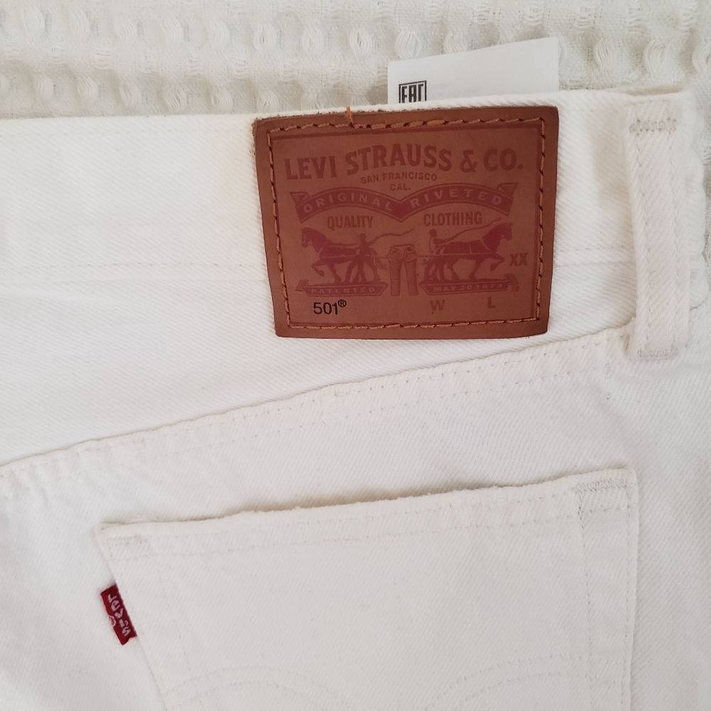LEVI'S white denim 501 button fly distressed frayed mini shorts 27 - Picture 6 of 6